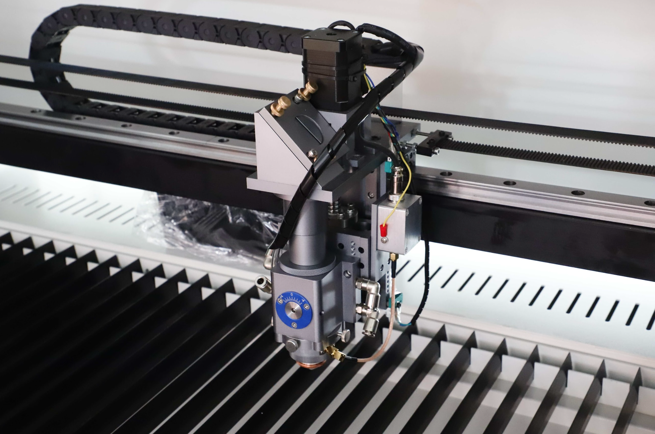 Solutions BBM - Model 5335 MC - CO2 Laser Metal Cutter - 53" x 35" Work Area